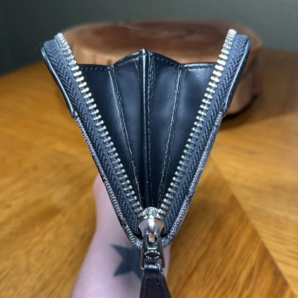 COACH SIGNATURE OUTLINE WITH STRIPE ACCORDION ZIP WALLET - Picture 16 of 16